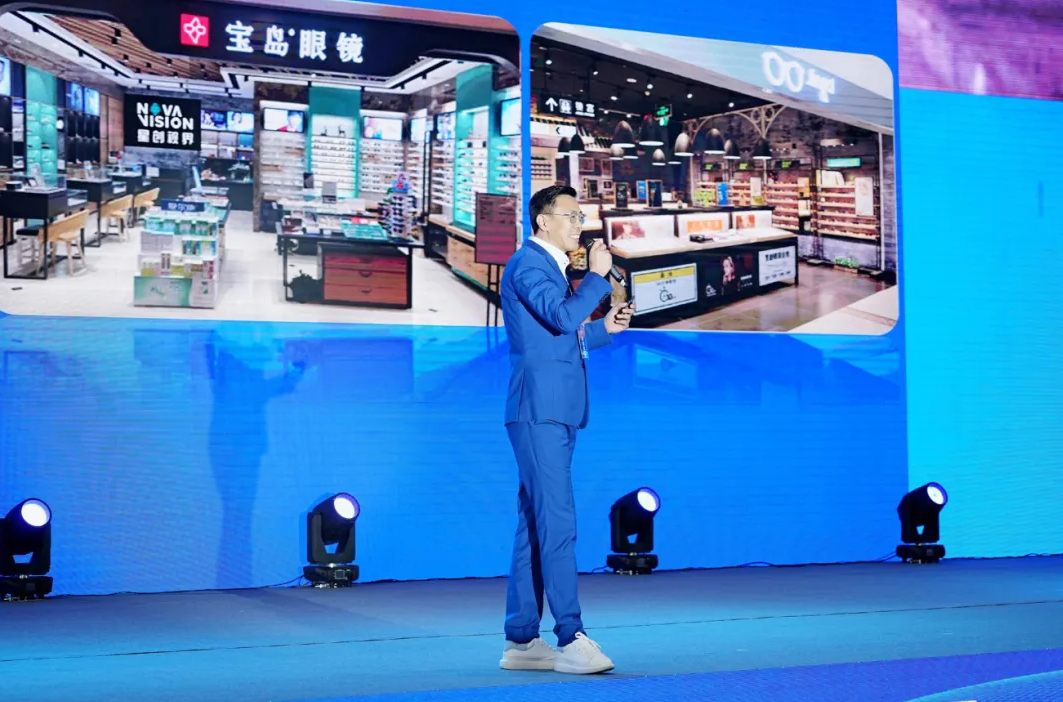 第七屆中國連鎖節(jié)總論壇在蓉盛大閉幕：“文化復興、數(shù)智中國、連鎖世界”