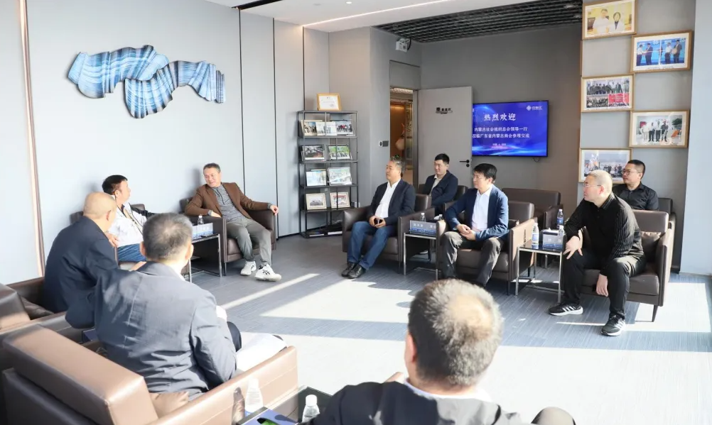 內(nèi)蒙古社會(huì)組織總會(huì)領(lǐng)導(dǎo)一行蒞臨逸馬產(chǎn)業(yè)集團(tuán)，共謀區(qū)域經(jīng)濟(jì)發(fā)展