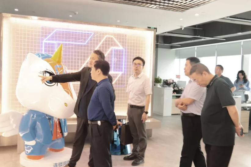 天津市寧河區(qū)區(qū)委常委、統(tǒng)戰(zhàn)部部長(zhǎng)王智東一行蒞臨逸馬產(chǎn)業(yè)集團(tuán)參觀交流！