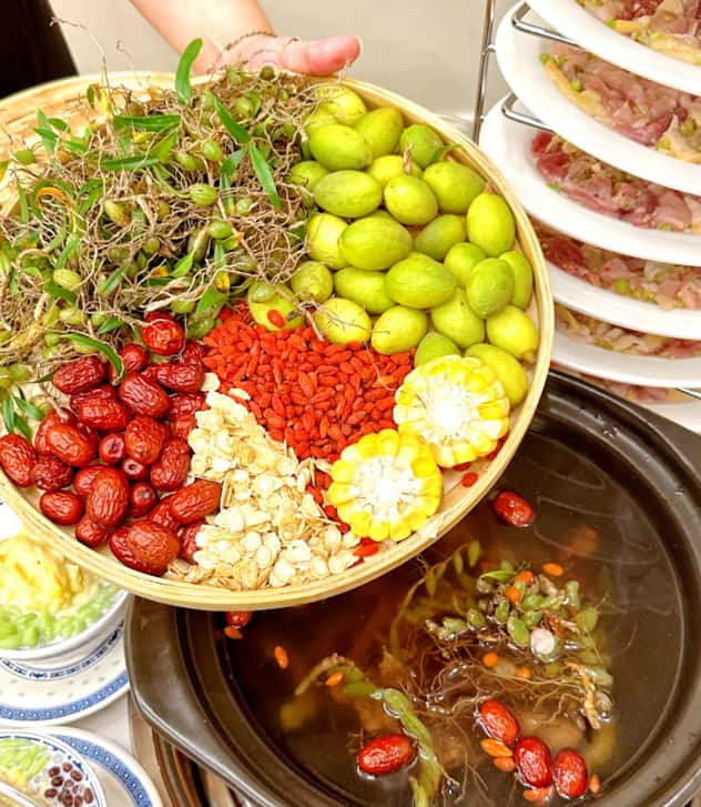 香港連鎖雞煲店一品雞煲火鍋沖刺上市！無辣火鍋“揚(yáng)眉吐氣”了