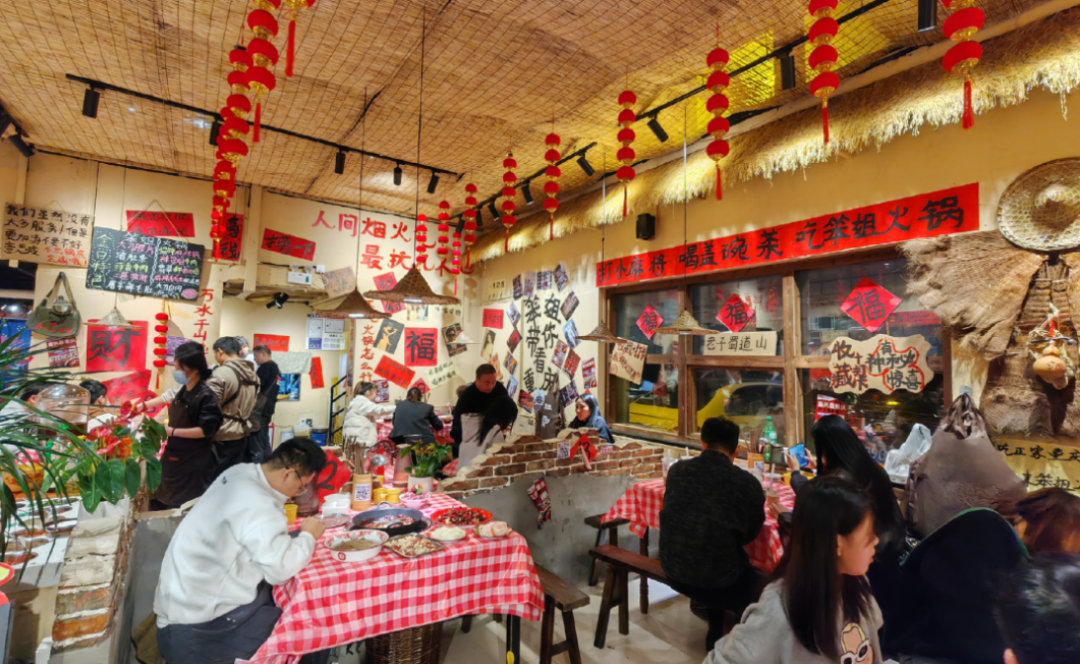 連鎖火鍋品牌如何逆勢擴張？看“笨姐居民樓火鍋”的標準化突圍術