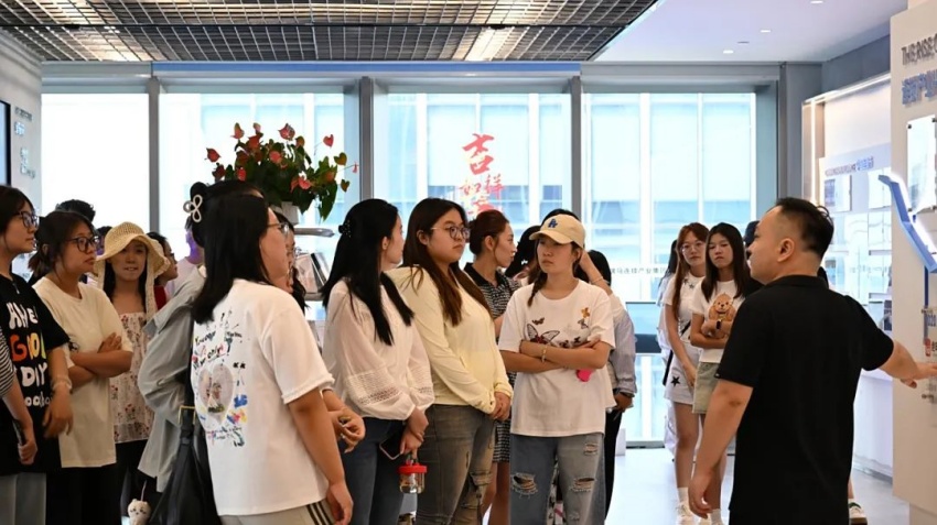 內(nèi)蒙古農(nóng)業(yè)大學(xué)優(yōu)秀學(xué)子走進(jìn)逸馬，在深圳總部感悟連鎖方法論與善良哲學(xué)！