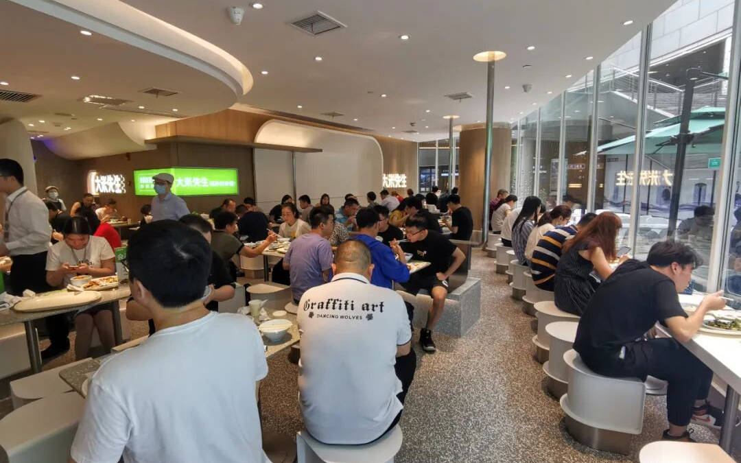 千店快餐連鎖的增長密碼：標準化、招商與穩(wěn)點運營的系統(tǒng)解法