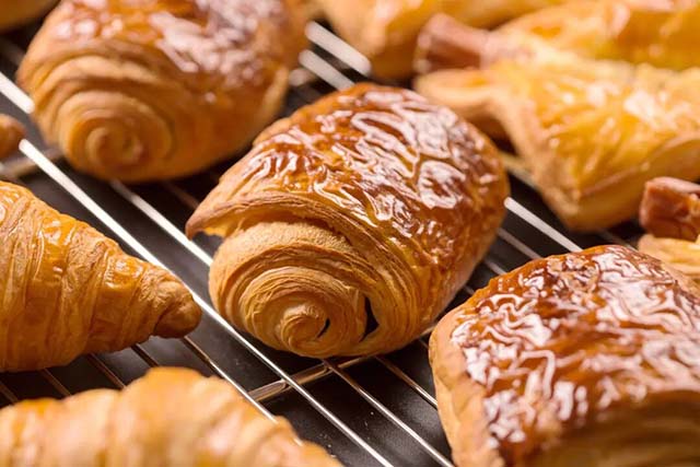 曾經(jīng)的“面包帝國”跌落神壇：關(guān)店潮背后的供應(yīng)鏈整合與招商邏輯