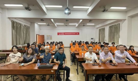 逸馬教育開學(xué)第一課：校企攜手共進(jìn)，共創(chuàng)未來