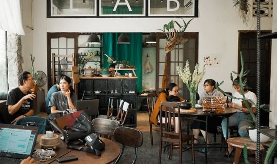 連鎖店的經(jīng)營管理方式：構(gòu)建標(biāo)準(zhǔn)化與差異化的平衡