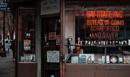 社區(qū)超市經(jīng)營模式創(chuàng)新：重構(gòu)"最后一公里"的商業(yè)價(jià)值與社區(qū)溫度