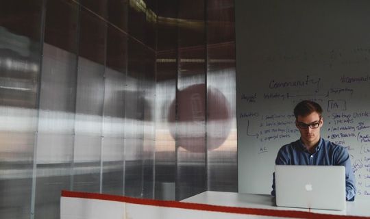 從街頭小店到全國連鎖，靠的不是運氣，是這套邏輯