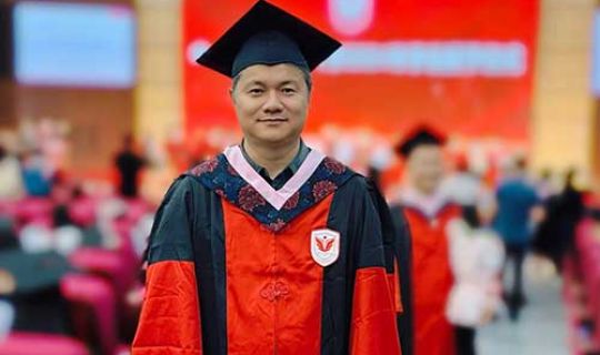 祝賀馬瑞光在香港獲第三個(gè)博士學(xué)位！