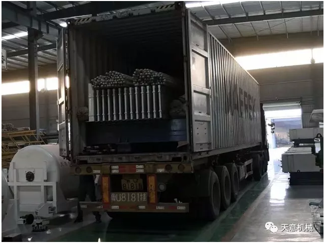 天意機(jī)械為柬埔寨客戶加工生產(chǎn)年產(chǎn)80萬平方輕質(zhì)墻板生產(chǎn)線成功裝車啟運(yùn)！